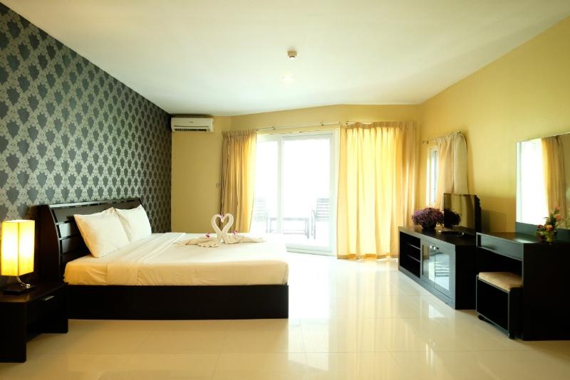 Полулюкс, Jomtien Plaza Residence