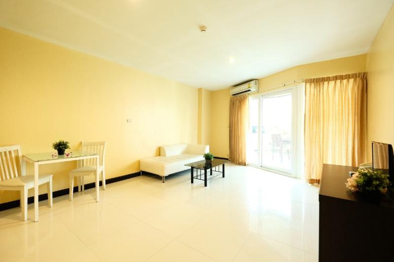 Полулюкс, Jomtien Plaza Residence