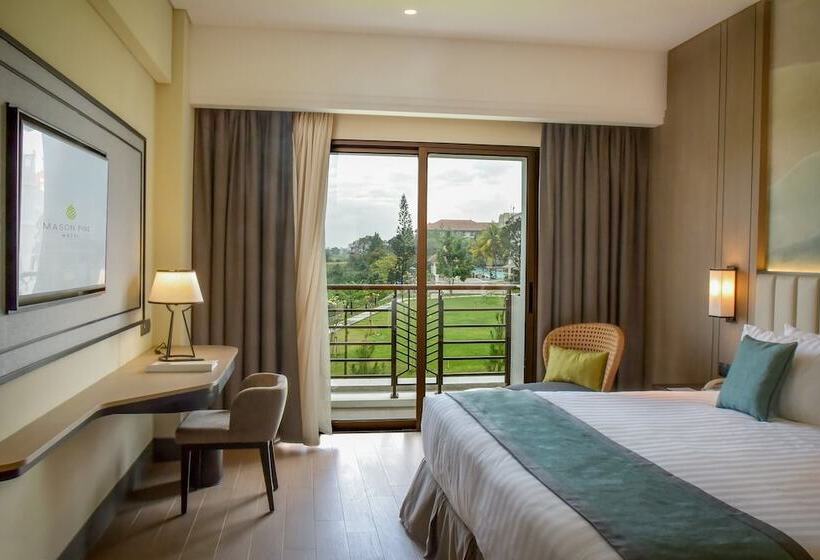 Номер Deluxe Кровать Кинг, Mason Pine Hotel Bandung