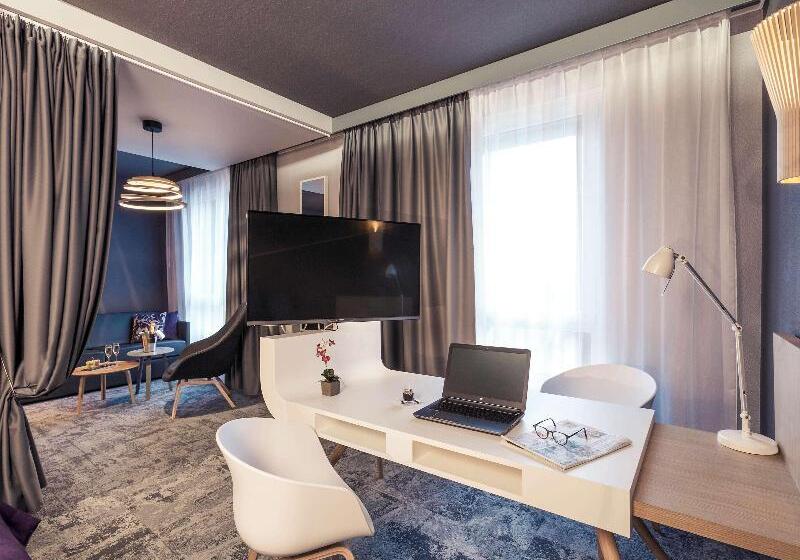 اتاق لوکس با تخت بزرگ, Sheraton Shanghai Hongkou
