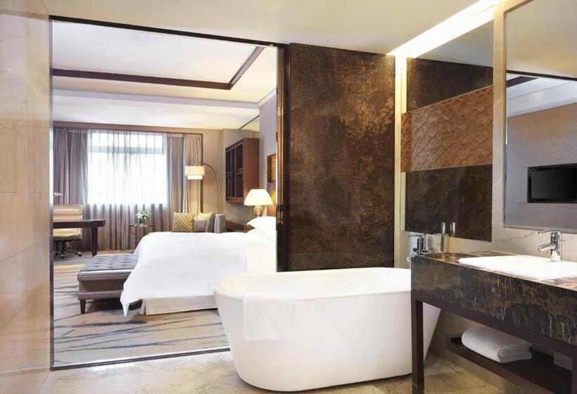 Номер Deluxe Кровать Кинг Вид на Город, Sheraton Xi An North City