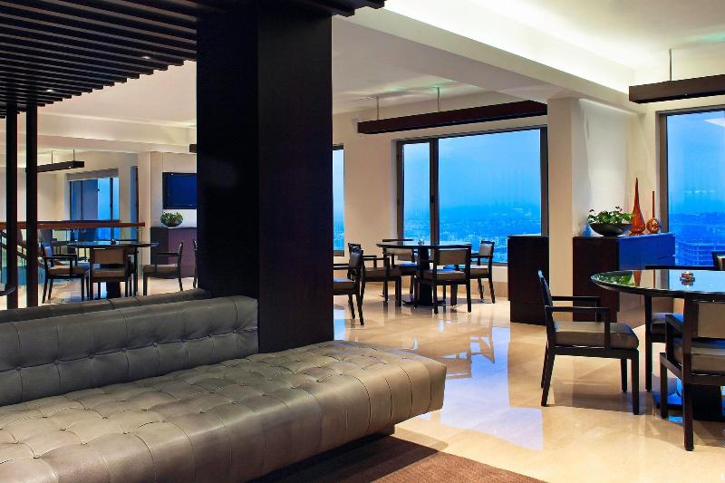 带大床的复式套间, The Westin Hyderabad Mindspace