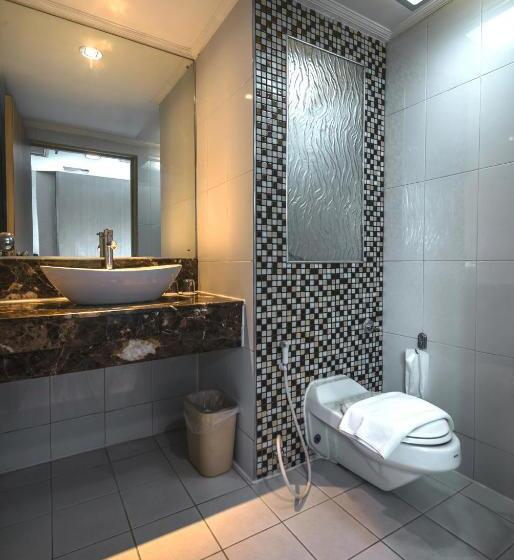 اتاق اجرایی با تخت بزرگ, Verwood Hotel And Serviced Residence