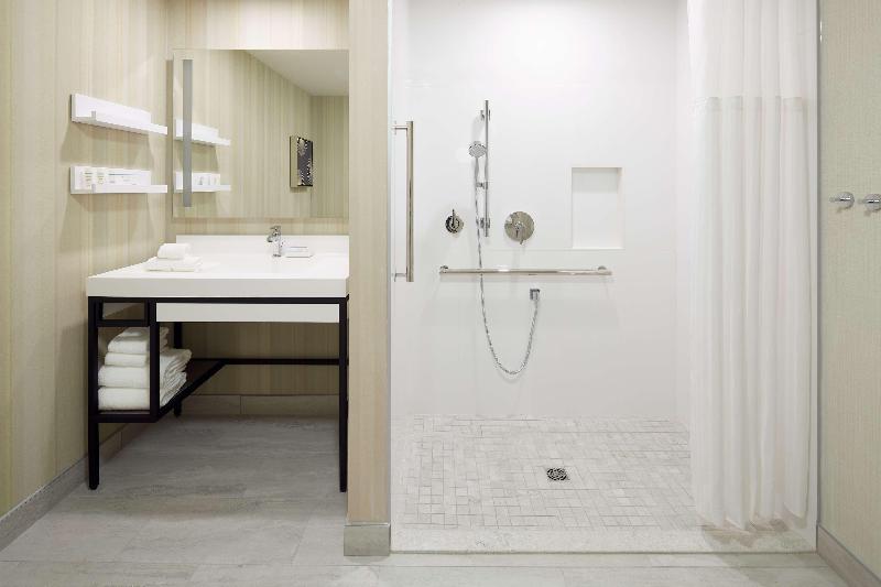 اتاق لوکس, Verwood Hotel And Serviced Residence