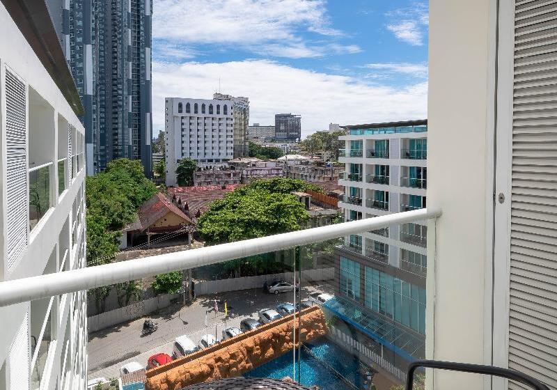 Номер Deluxe, Centara Pattaya