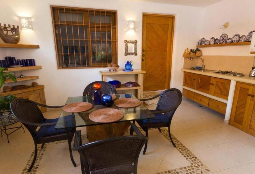 חדר סטנדרט נוף לבריכה, Villas Naomi