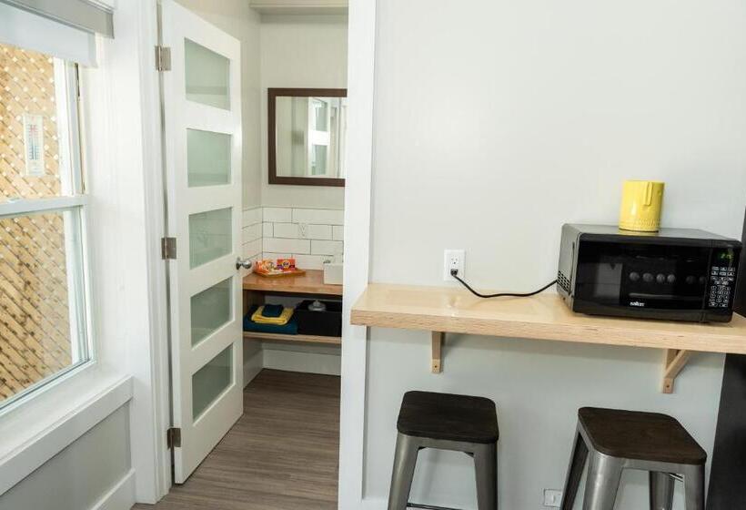 スタンダードスタジオ, Morel Executive Suites