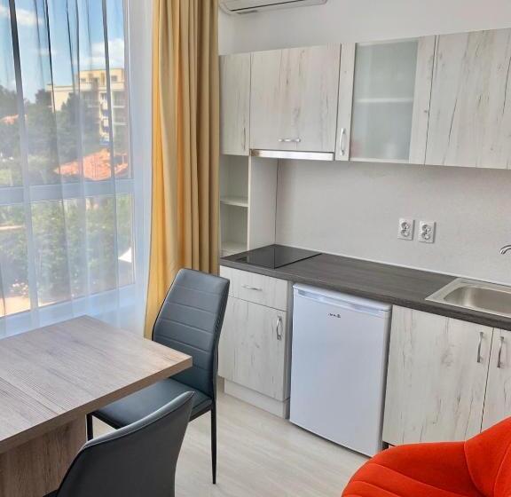 Номер Deluxe Вид на Бассейн, Byala Residence Apartments