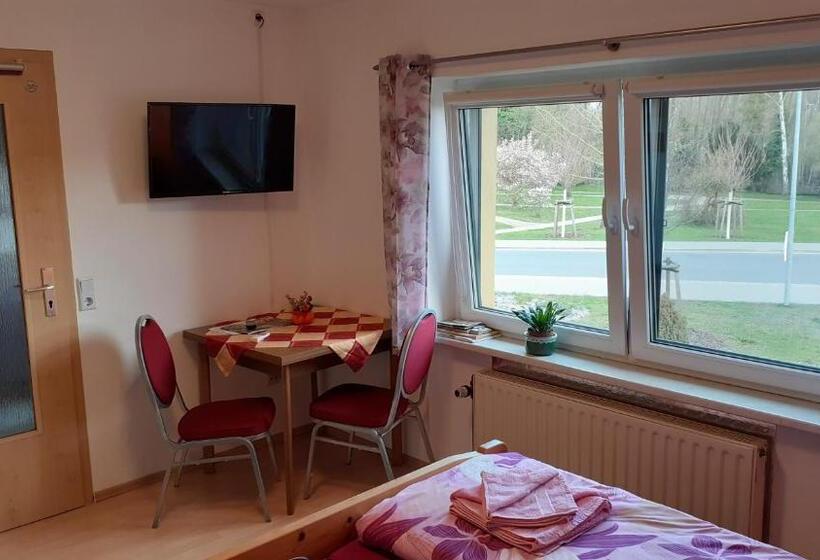 Номер Стандарт, Pension Am Schloß