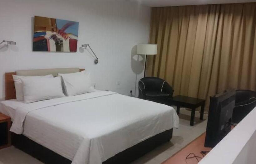 اتاق سوپریور با تخت بزرگ, Gloria Swiss Hotel & Apartment Sandakan