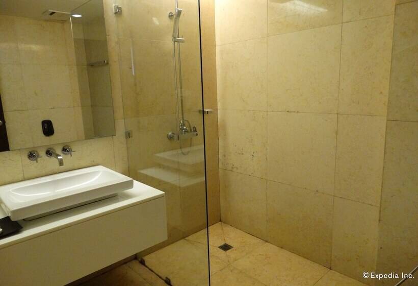Полулюкс, Armada Hotel Manila
