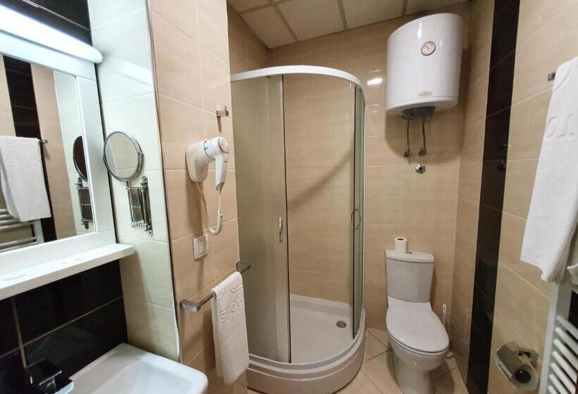 اتاق استاندارد, Centar