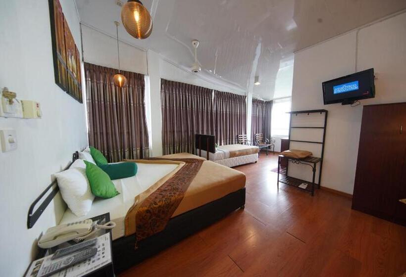 Quarto Triplo Estandar, Olympus Plaza