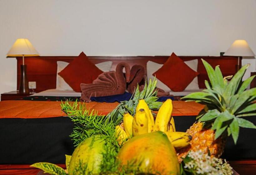 اتاق لوکس, Pelwehera Village Resort