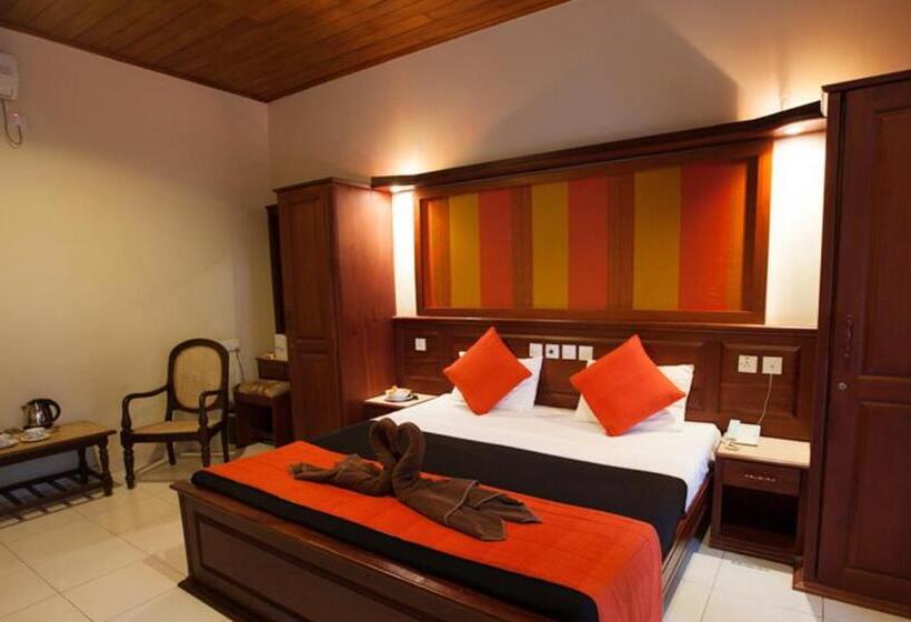 اتاق لوکس, Pelwehera Village Resort
