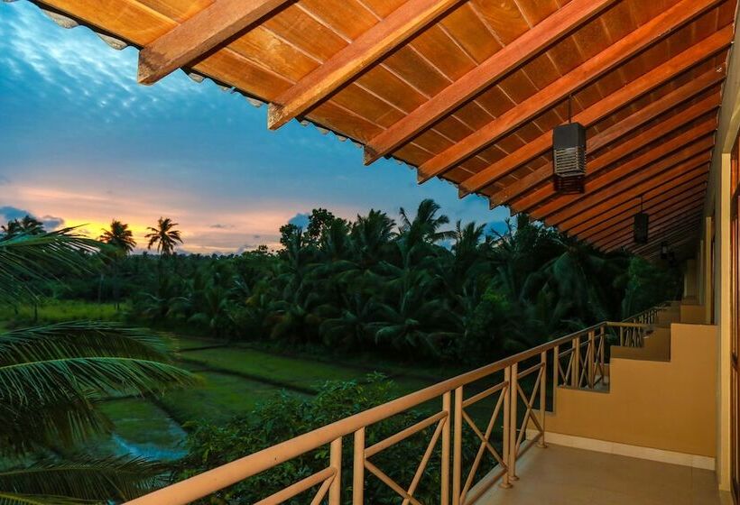 اتاق لوکس, Pelwehera Village Resort