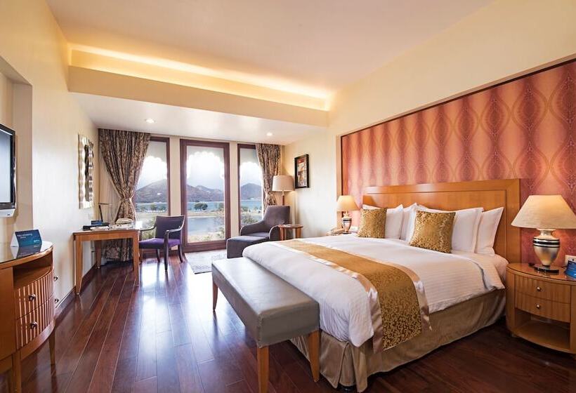 商务房间, Radisson Blu Udaipur Palace Resort & Spa