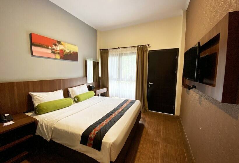 디럭스 룸 킹사이즈 침대, Green Forest Resort & Wedding Bandung