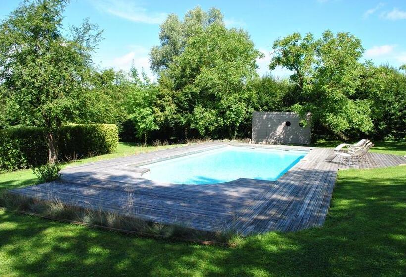 Четырехместный Номер Стандарт, La Grange De La Batone   Bed And Breakfast
