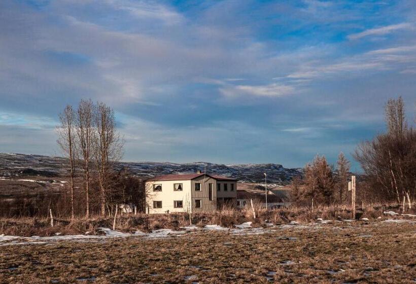 اتاق ساده سه‌ نفره, Mjóanes Accommodation