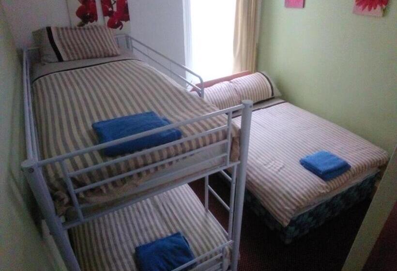 חדר משפחתי, Myroomz Golden Strand