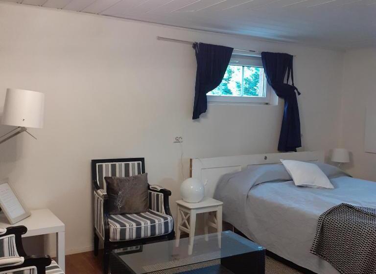 חדר אקונומי יחיד, Room In Villa Emilia
