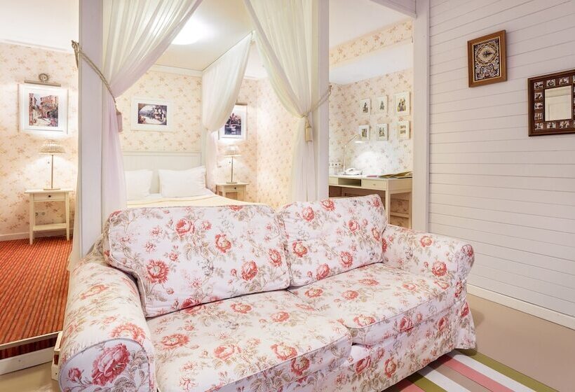 スタンダードルーム, Alexander House
