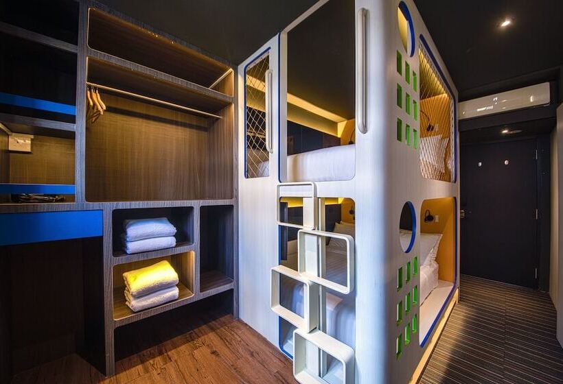 اتاق لوکس چهار تخته, Cube Family Boutique Capsule Hotel At Chinatown