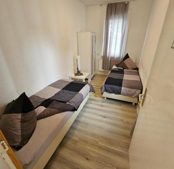스탠다드 룸 공동 욕실, & Hostel Albstadt