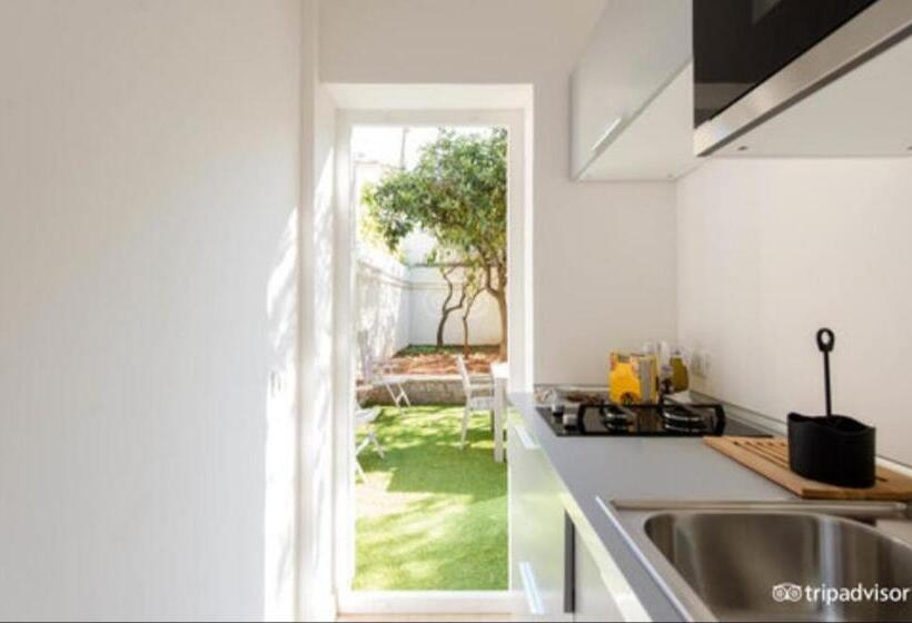 سوییت با چشم‌انداز باغ, B&b Mondello Design