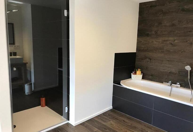 Семейный Номер, La Maison En Pierre