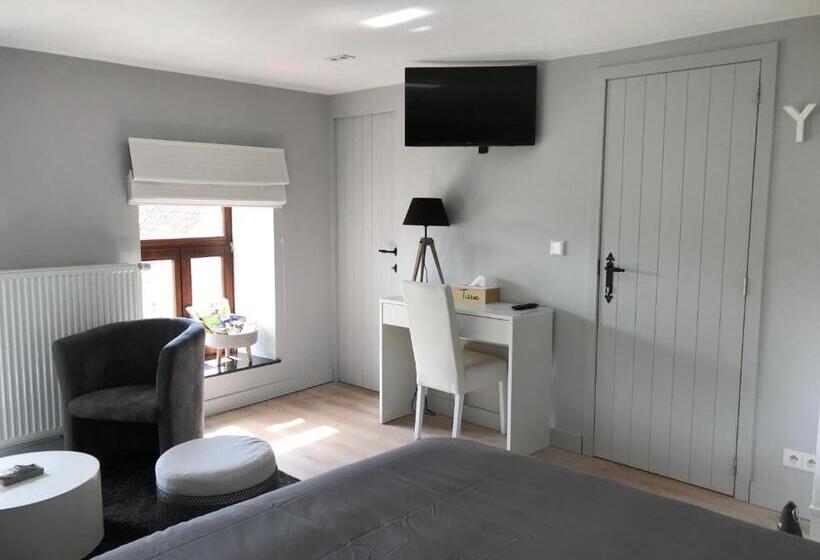 Quarto Familiar, La Maison En Pierre