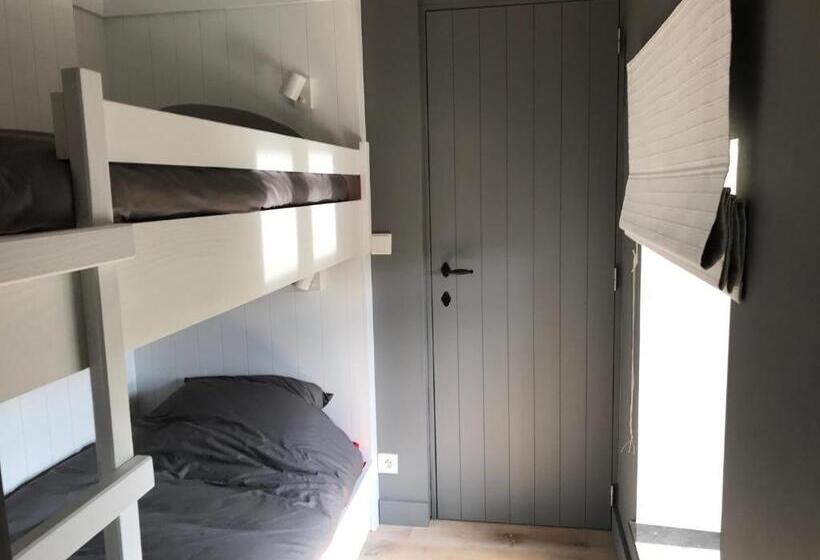 Семейный Номер, La Maison En Pierre