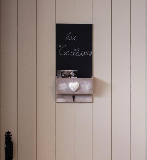 Quarto Deluxe, La Maison En Pierre