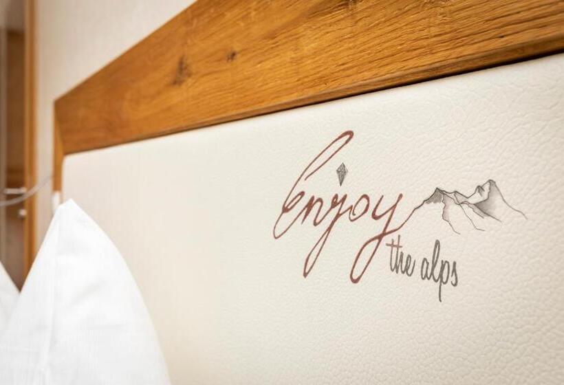 패밀리 스튜디오, Enjoy The Alps