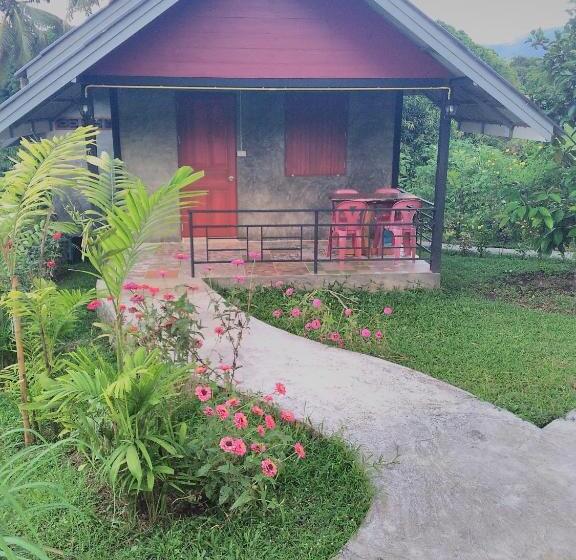 정원 전망 4인용 스탠다드 룸, Ban Suan Sukjai Mae Sariang