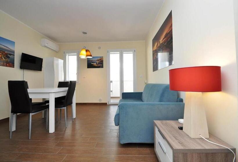 带2个卧室的公寓, Felicity Residence