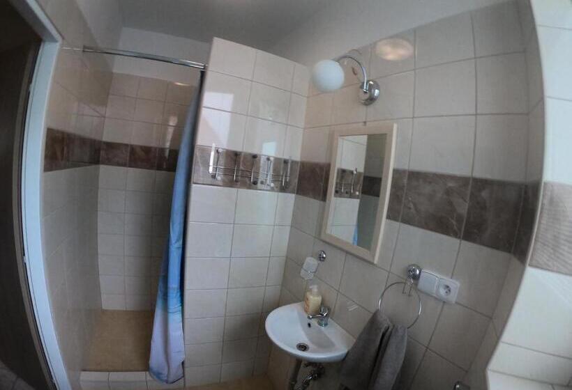 Дом 4 Спальни, Rodinný Penzion Kyjov