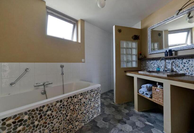 Quarto Estandar Banheiro Compartilhado, Silver Moon Bed & Breakfast