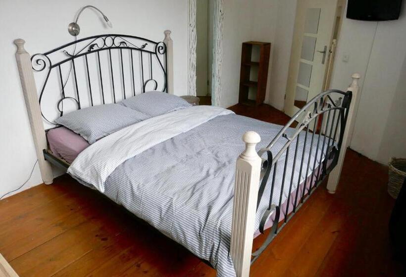 اتاق استاندارد با سرویس بهداشتی مشترک, Silver Moon Bed & Breakfast