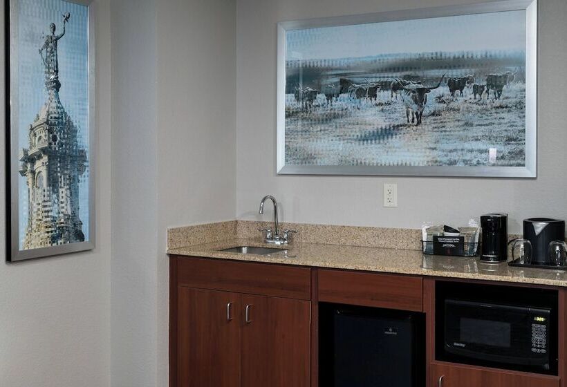 סוויטה מותאמת לאדם עם מוגבלויות, Courtyard By Marriott Austin Parmer Tech Ridge