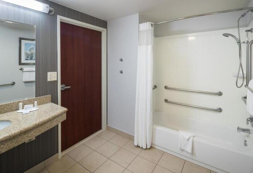 סוויטה מותאמת לאדם עם מוגבלויות, Courtyard By Marriott Austin Parmer Tech Ridge