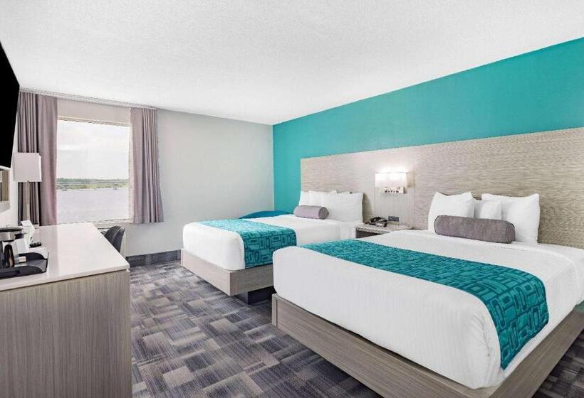Номер Стандарт Вид на Реку, Travelodge By Wyndham Miramichi New Brunswick