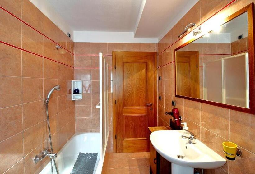 اتاق استاندارد چهار تخته, Nonostantetutto B&b