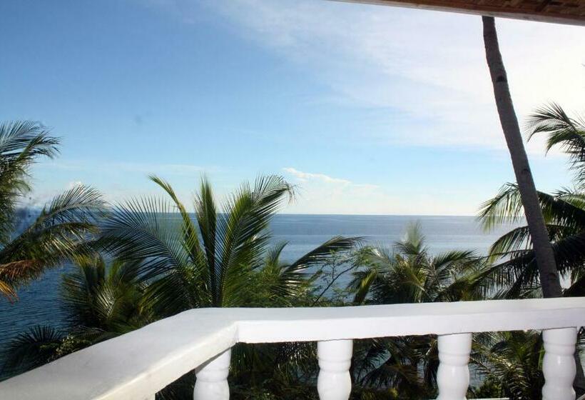 بانگلوی لوکس, Blue Star Dive And Resort