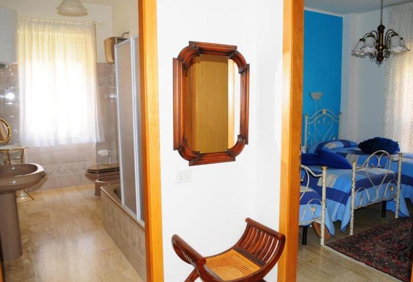 اتاق استاندارد سه نفره, Affittacamere S Ortensia