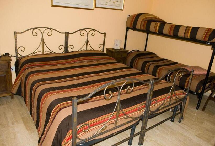 اتاق استاندارد چهار تخته, Affittacamere S Ortensia