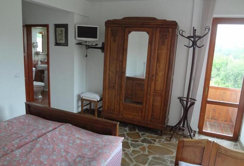 Номер Стандарт Трехместный, Guest House Diabora