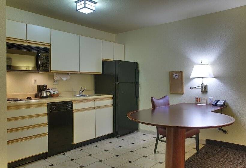Президентский Люкс, Larkspur Landing Extended Stay Suites Hillsboro