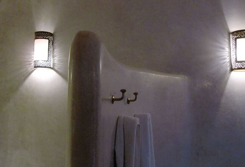 Номер Стандарт, Riad Thaïs